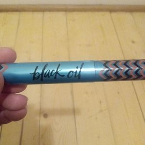 Josie maran black oil mascara